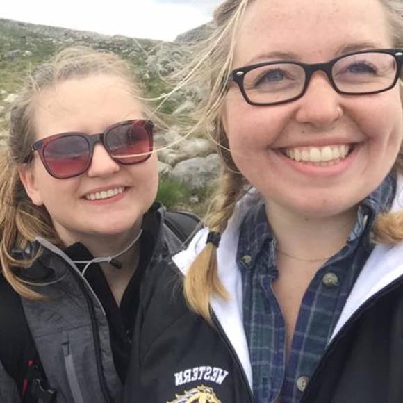 Meet your Posher, Mora - Picture 1 of 1